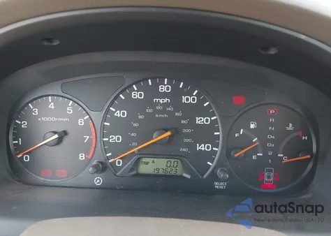 2000 Honda Accord 2.3 Lx from USA, damaged, VIN 3HGCG6656YG705697